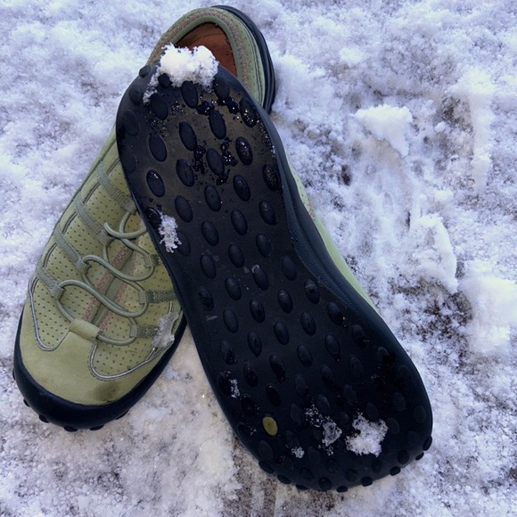 Women’s winter shoes size 6, leather upper and rubber soles.Very good condition. - Picture 5 of 6